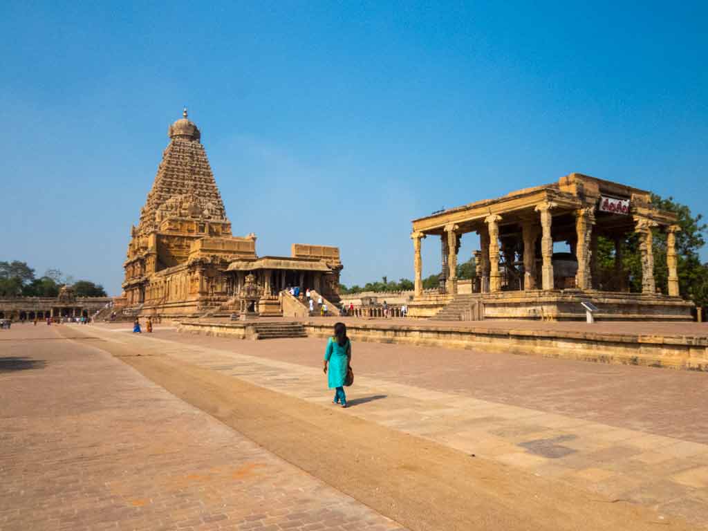 Brihadeeswarar Temple (Thanjavur Periya Kovil) - Roaming Owls